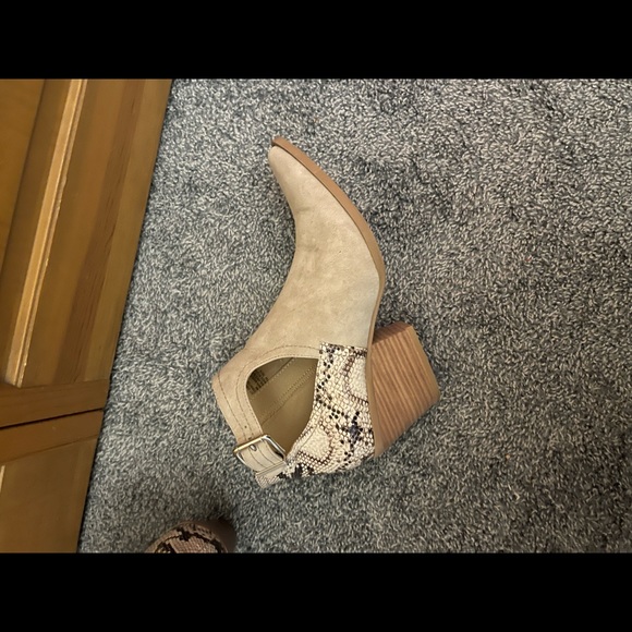 Snake skin and suede bootie with cut out - Picture 5 of 5